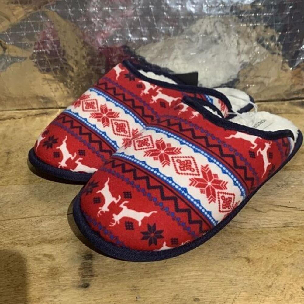 Nordstrom mens deer‎ winter slippers.  Slip on faux fur cozy slippers